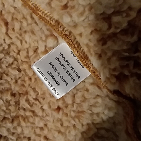 Love Tree Sherpa Vest - Picture 5 of 5